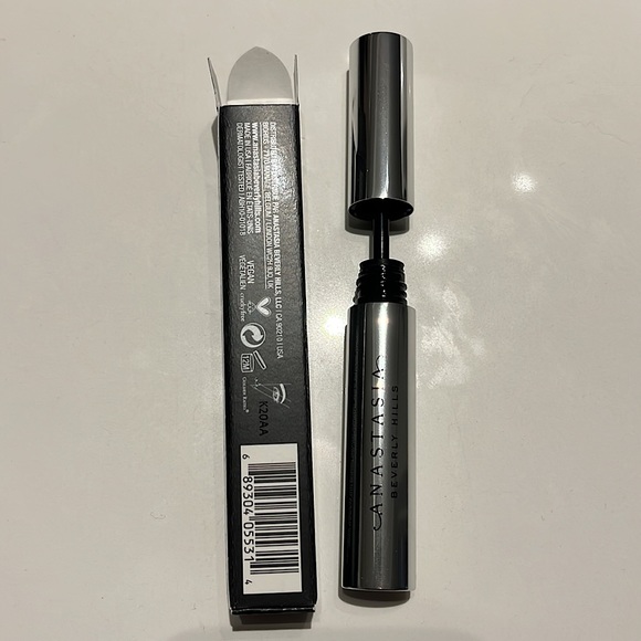 💕2/$20 - BNIB - Anastasia Beverly Hills Clear Brow Gel - Picture 2 of 3